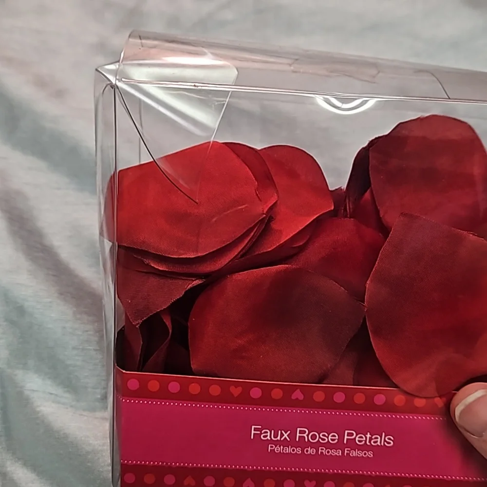 *Free w/ purchase* Faux Rose Petals